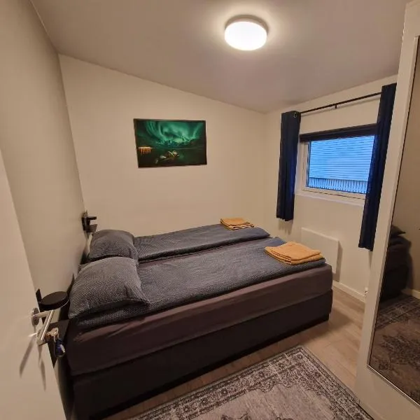Northern living 2 room with shared bathroom，位于Vengsøya的酒店