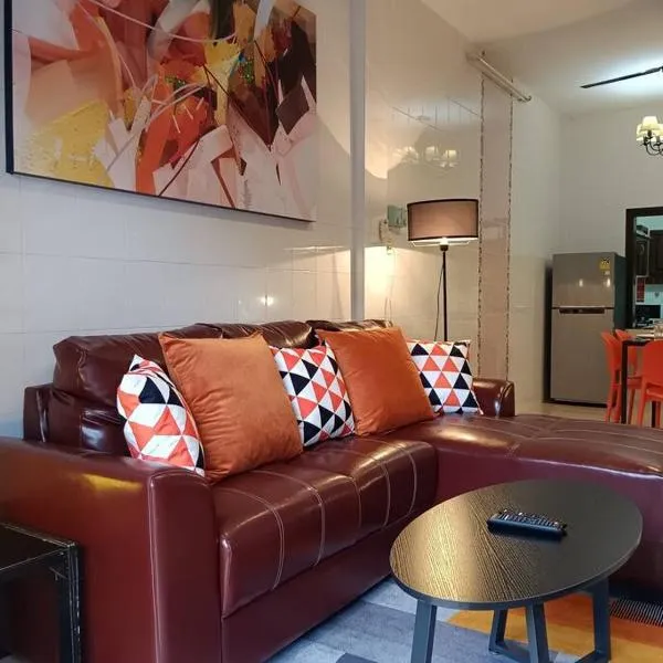 Naka Tangerine Holiday Home by Bcare，位于Ban Rangeng的酒店