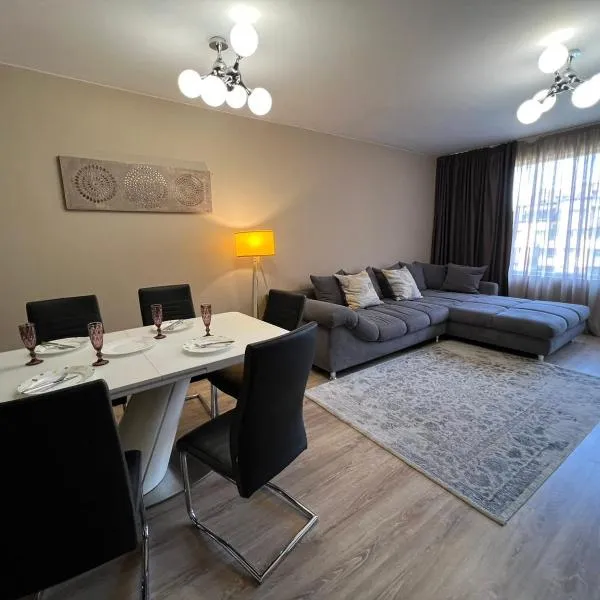 Johannesburg 2BDR Spacious Family apt w Parking and Playground，位于索非亚的酒店