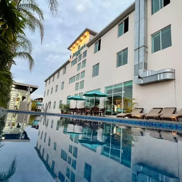 Aquamarina Hotel，位于曼塔的酒店