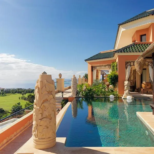 Royal Garden Villas, Luxury Hotel，位于Acojeja的酒店