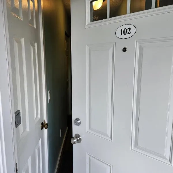 North Shore Inn TC 102，位于特拉弗斯城的酒店