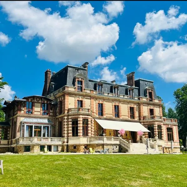 Château de Crènille，位于Chaumes-en-Brie的酒店