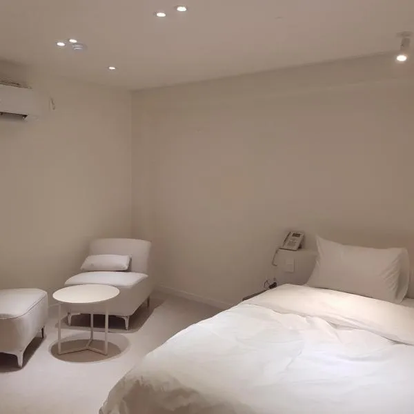 Yun's hotel，位于统营市的酒店