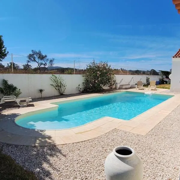 Portela Guesthouse，位于塞卡尔的酒店