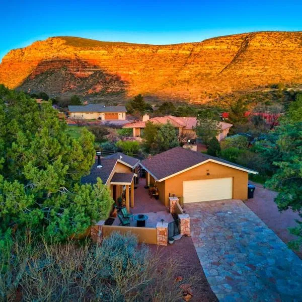 Sedona's StarGazing Luxury Paradise. Red Rock Views!，位于塞多纳的酒店