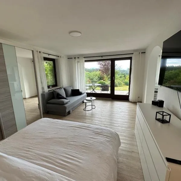 Modernes Apartment mit 180° Bergblick，位于Buchenberg的酒店