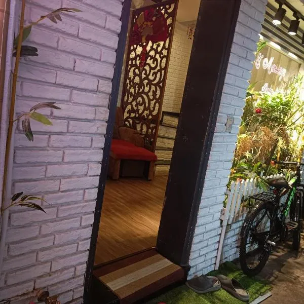 Hoan Kiem lake center，位于河内的酒店