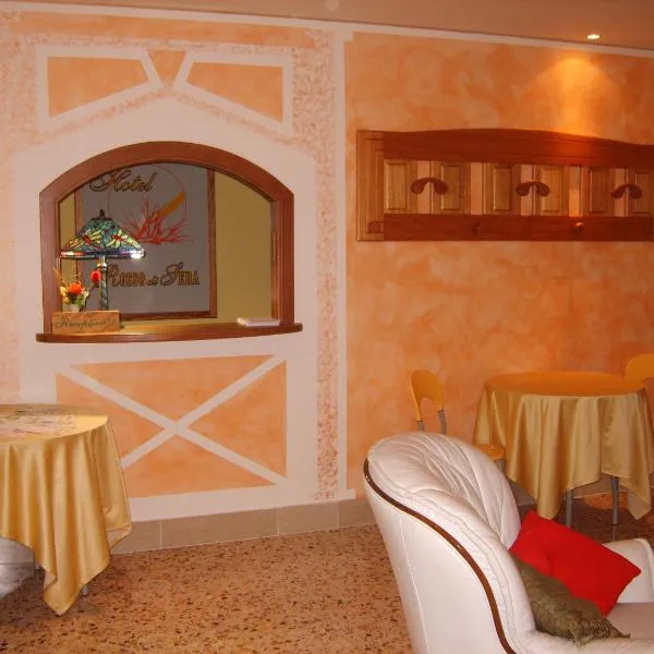 Hotel Rosso Di Sera，位于Giano Vetusto的酒店