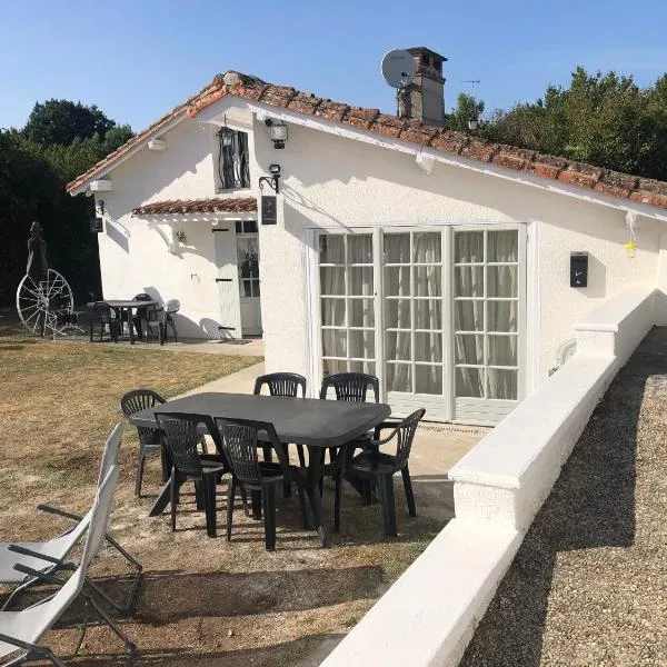 Gîte des Tournesols，位于Mézières-sur-Issoire的酒店