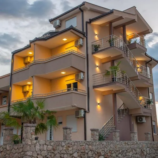 M&M Apartments，位于尤塔哈的酒店