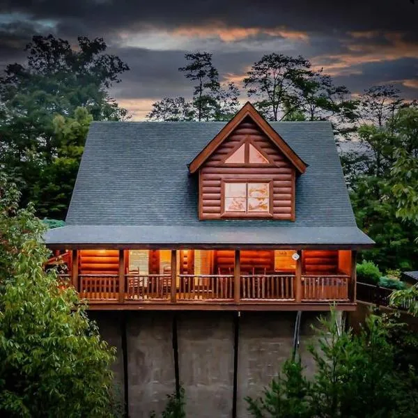 Cabin-n-Smokys! Indoor Resort Pool Views Hot Tub Game Room，位于赛维尔维尔的酒店