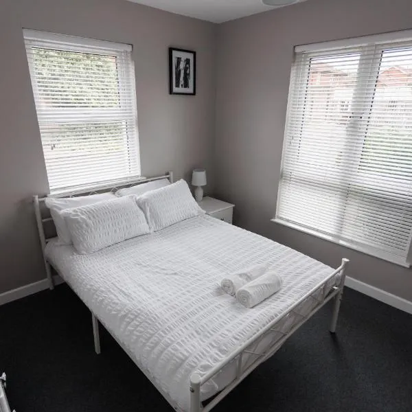 2 Bedroom Ground Floor Apartment，位于贝尔法斯特的酒店