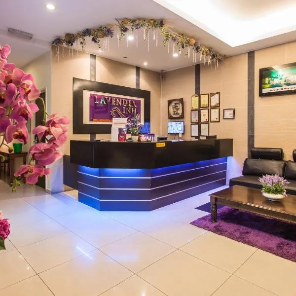 Lavender Inn Permas Jaya，位于Kampong Kuala Masai的酒店