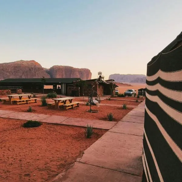 Wadi rum Rozana camp，位于瓦迪拉姆的酒店