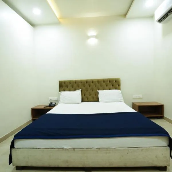 Hotel Anand，位于戈尔哈布尔的酒店