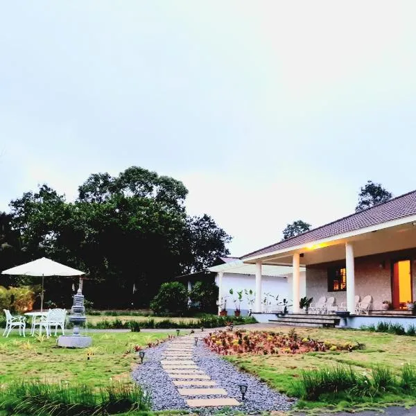 Villa Wodeyarmutt Tropical luxury living，位于Someshwar的酒店