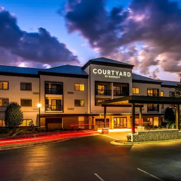 Courtyard by Marriott Charlotte Ballantyne，位于夏洛特的酒店