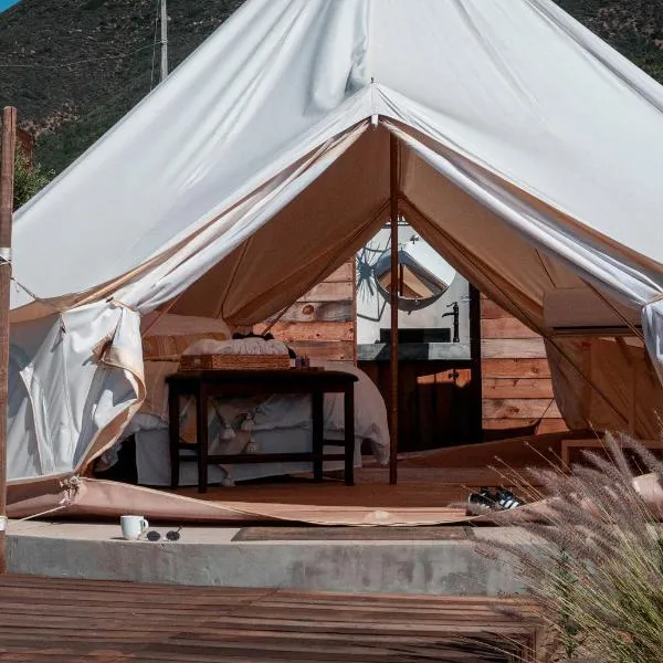 Glamping Valle de Guadalupe with Private Bathrooms by YUMA Resort，位于恩塞纳达港的酒店