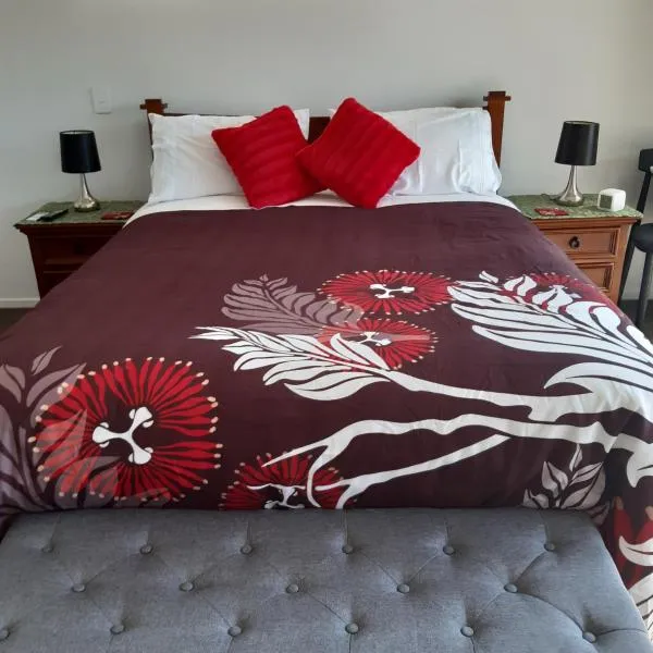 Papamoa Beach Hugoway, Pohutukawa Studio Deluxe, Close beach, free parking，位于Maketu的酒店