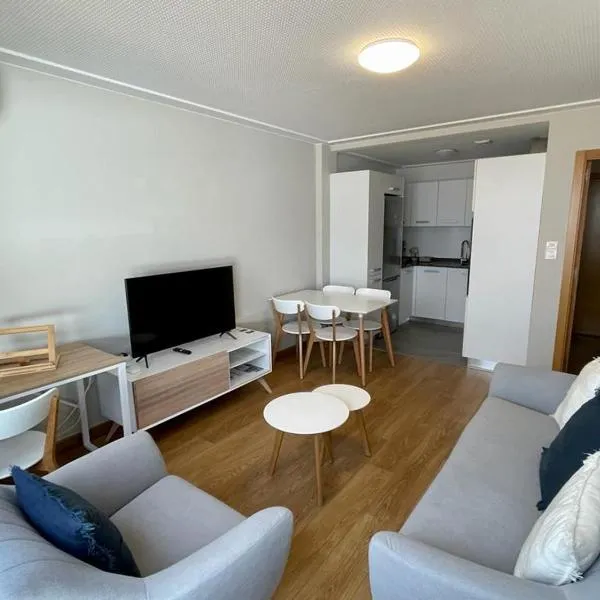 Estudio céntrico 2 con terraza y parking privado，位于奥伦塞的酒店