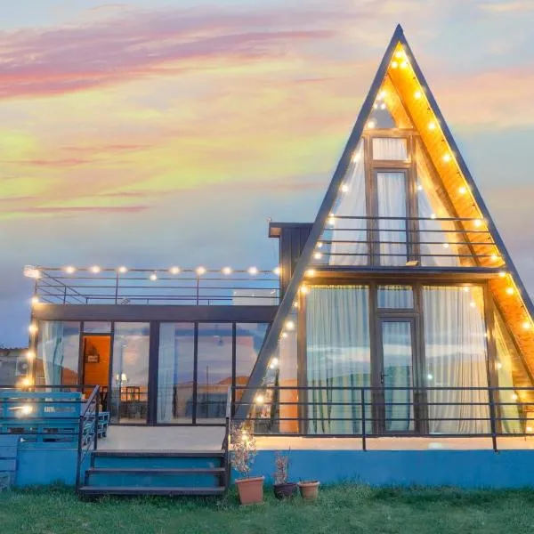 Alagi Cottage at Bazaleti lake，位于Grigolaantkari的酒店