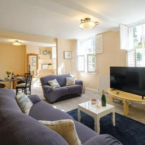 Hill House Apartment，位于法拉姆灵厄姆的酒店