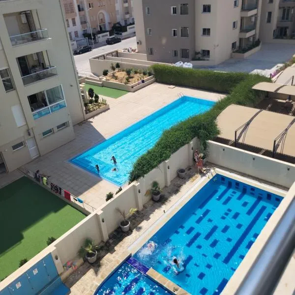 Charmant appartement - residence avec piscine entre Hammamet et Nabeul，位于纳布勒的酒店