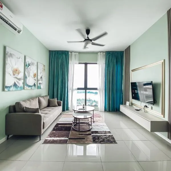 Family-Friendly 3-Bedroom Condo at IOI Resort City，位于Kampong Abu Bakar的酒店