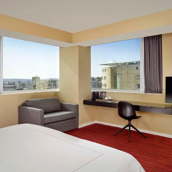 公园广场利兹酒店&度假村，位于利兹的酒店