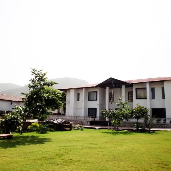 Virat Resorts, Sariska Rajasthan，位于Bairāt的酒店