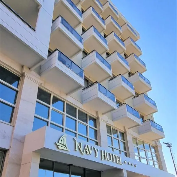 Navy Hotel，位于伏罗拉的酒店
