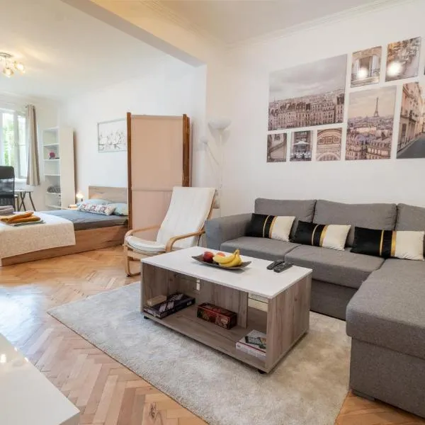 Vivid Condo by NDK and Vitosha Blvd with Free Secured Parking and AC，位于索非亚的酒店