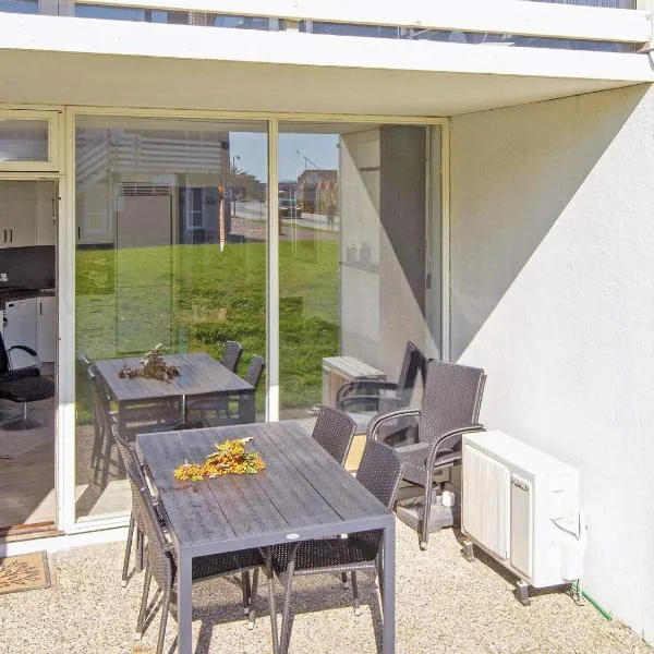 Holiday home Ringkøbing III，位于灵克宾的酒店