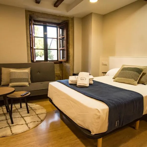 hostal Nomade Santiago，位于圣地亚哥－德孔波斯特拉的酒店
