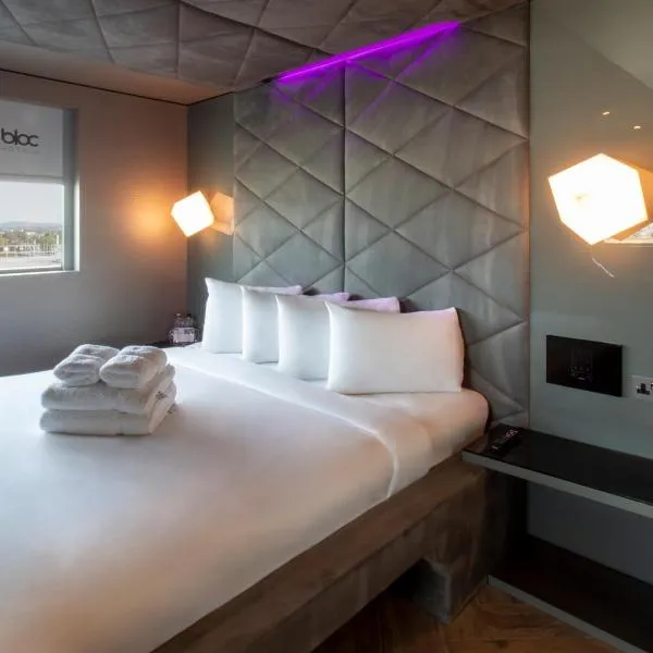 Bloc Hotel London Gatwick Airport，位于Ifield的酒店