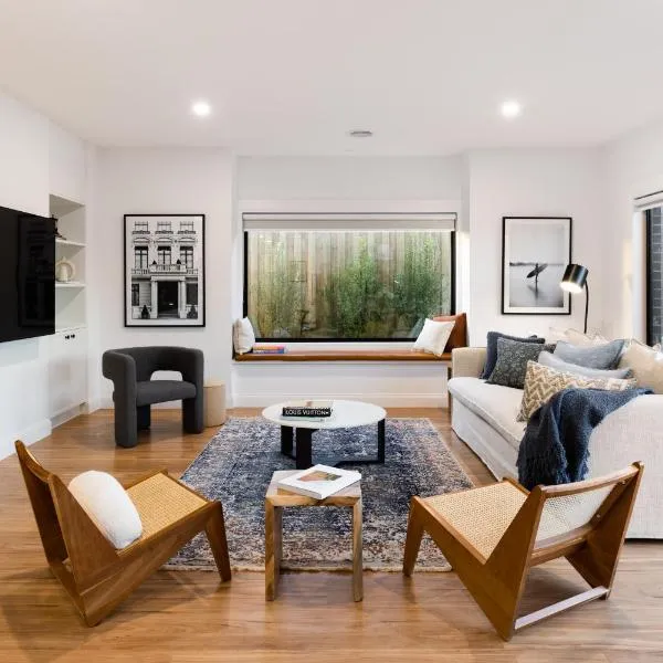 1 Beach House - Award-winning Luxury 4 Bedroom Smart Home，位于沃纳姆堡的酒店