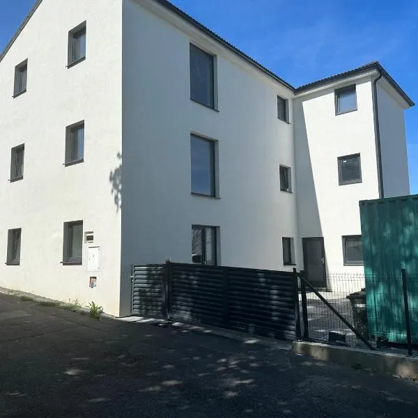 Byt apartman 73m2 Klid příroda Parking FREE，位于布拉格的酒店