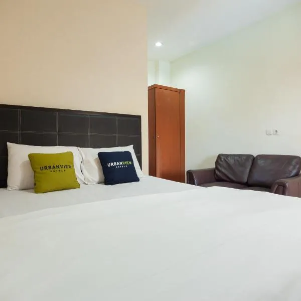 Urbanview Hotel Syariah Villa SM Cisarua Puncak by RedDoorz，位于茂物的酒店