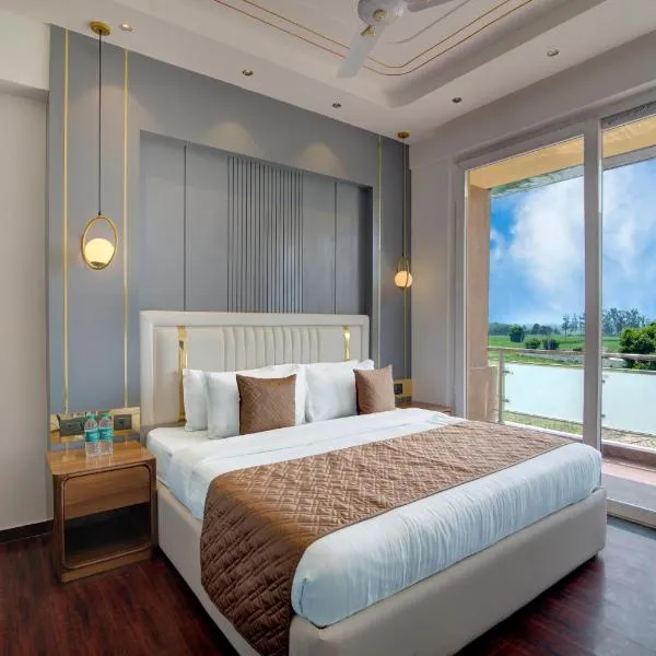 Comfort Inn Karnal，位于Nīsang的酒店