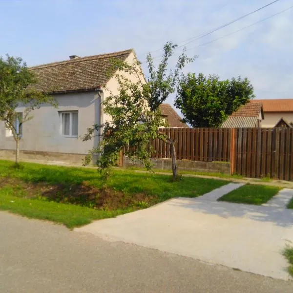 "Poetsko ćoše" Nikole Tesle 86，位于Morović的酒店