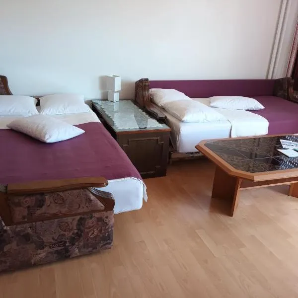 Studio apartman Lucija，位于Novi Zagreb的酒店