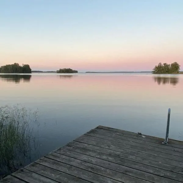 Spacious house near water and nature，位于Odensbacken的酒店