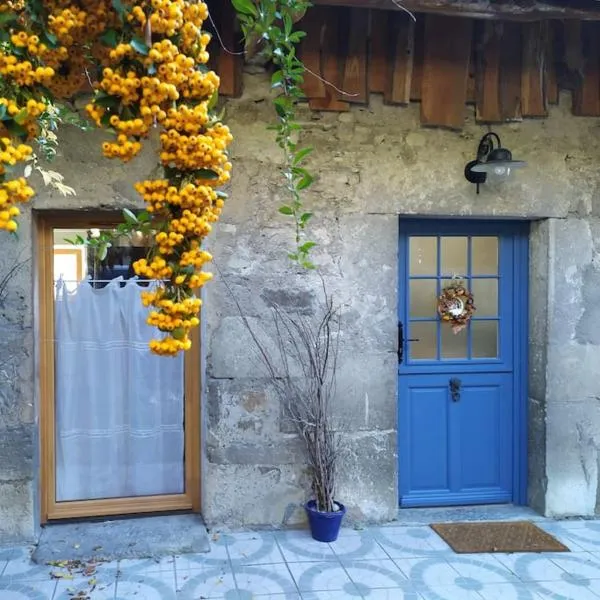 Gite Arthur et Germaine Maisonnette à la campagne avec un grand jardin，位于瓦戈兰斯的酒店