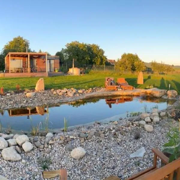 Luxusní chaty v Ráji & Romantický posed s výhledem na Trosky，位于Újezd pod Troskami的酒店