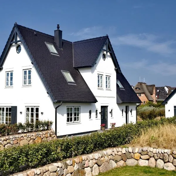 NEU! Ferienhaus Litj Horsa Hoog - Luxus, Lage, Leichtigkeit mit Wellenrauschen in Wenningstedt Sylt，位于文尼斯塔特的酒店