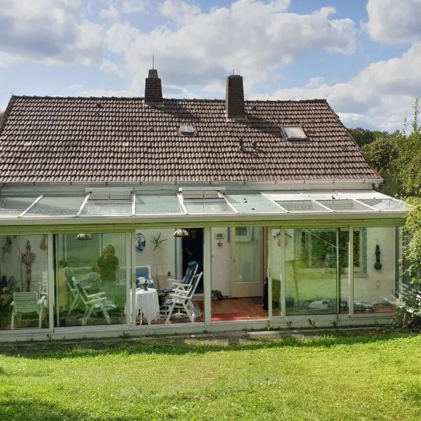 Ferienhaus mit großem Garten，位于巴德甘德尔斯海姆的酒店