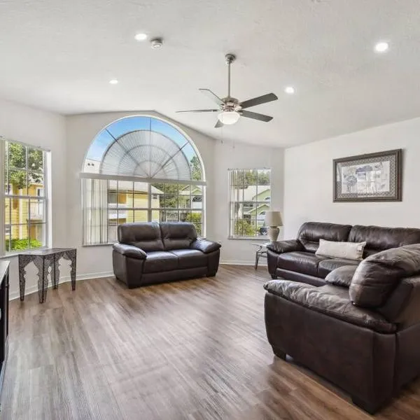 Amazing 3bd/2ba Condo with water view @ Disney，位于基西米的酒店