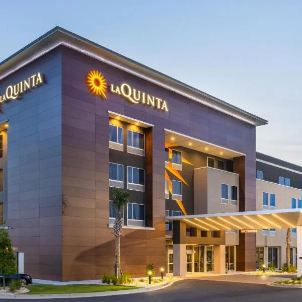 La Quinta Inn & Suites by Wyndham Valdosta，位于瓦尔多斯塔的酒店