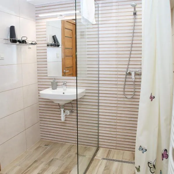 Madison Vendégház 1，位于小瓦尔道的酒店